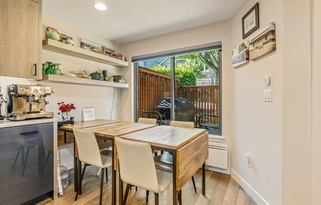 2+ Bed 2.5 Bath East Madison Townhouse