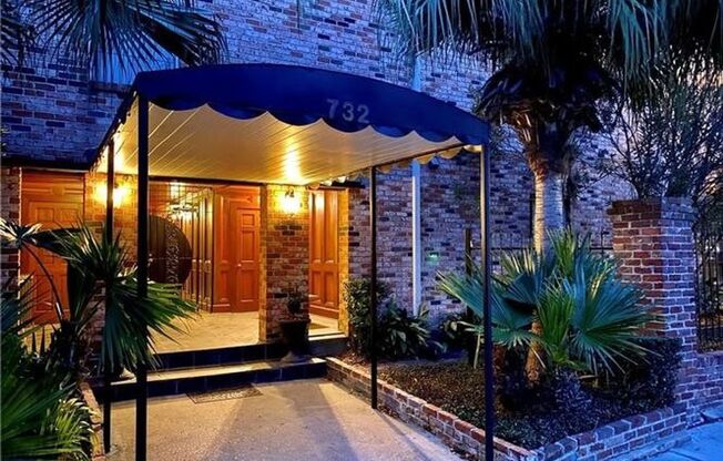 Gated Condo steps from Maple Street & St Charles!