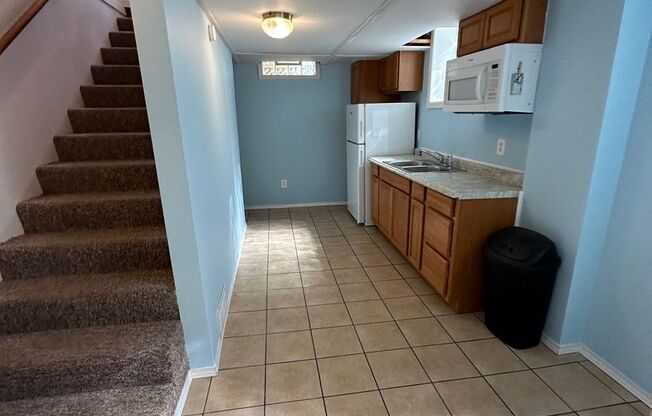 3 beds, 2 baths, $2,100