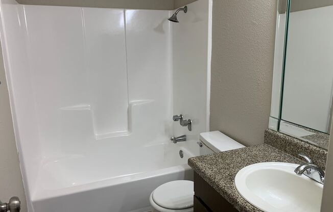 1 bed, 1 bath, 545 sqft, $795, Unit 2402