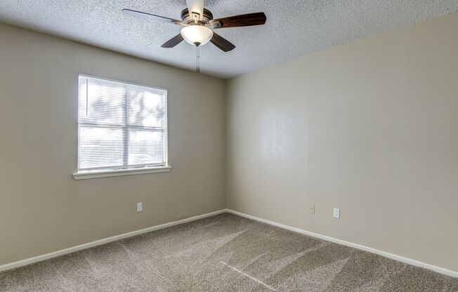 1 bed, 1 bath, 700 sqft, $675