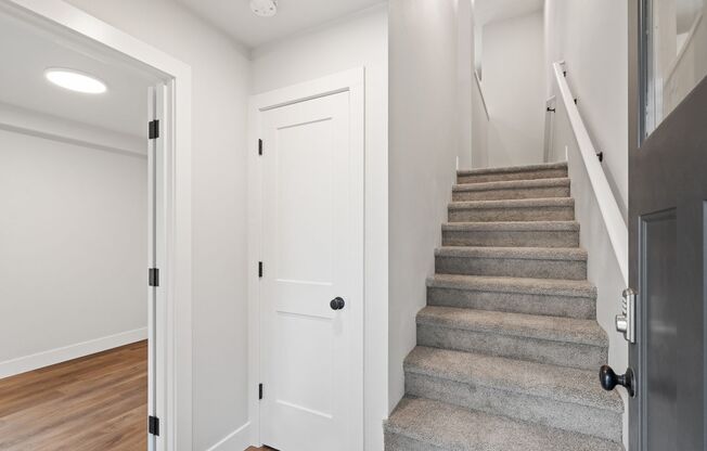 2 beds, 2.5 baths, 1,146 sqft, $2,995, Unit 7828-102