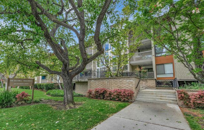 Main Floor Condo in Old Mill Community