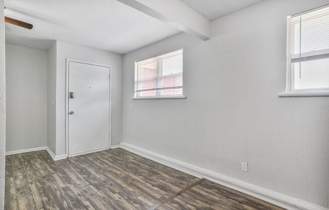 2 beds, 1 bath, 825 sqft, $995, Unit 6116-F