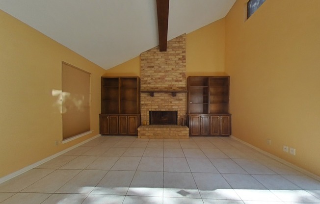 8823 WELLESLEY MNR DR