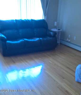 52 MARKHAM PL