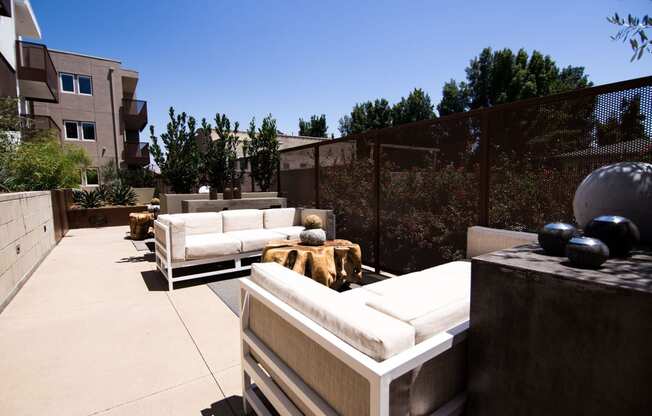 Outdoor area with furniture