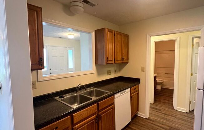 3 beds, 2 baths, $1,450