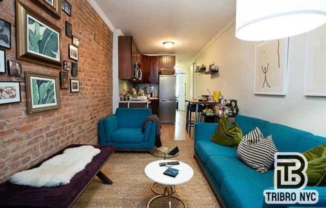 307 E 104 ST