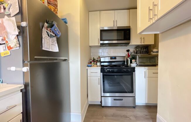 3 beds, 2 baths, 1,400 sqft, $3,200, Unit 3F