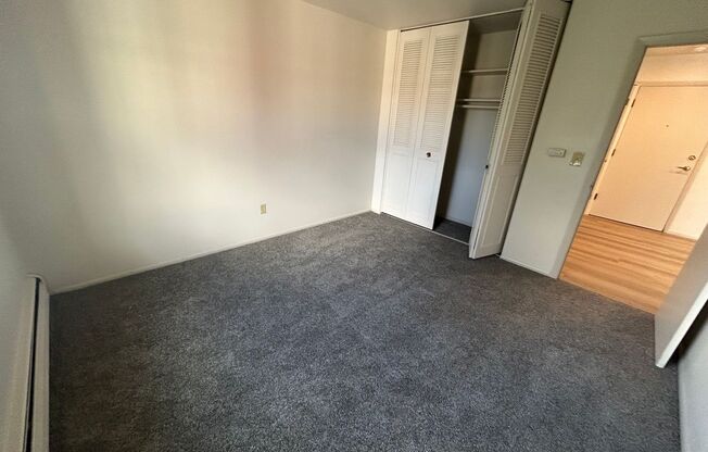 1 bed, 1 bath, $995, Unit 342