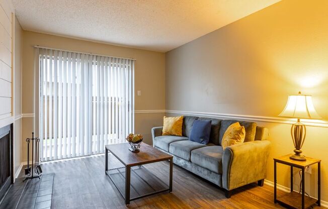 1 bed, 1 bath, 706 sqft, $910, Unit 2024