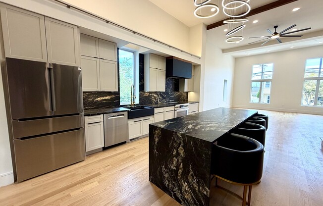 1001 SHIRLEY ST
