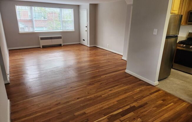 2 beds, 1 bath, 897 sqft, $2,305, Unit G-17