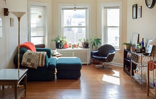 4857-61 N. Paulina