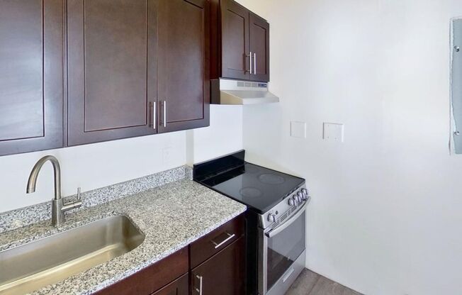 1 bed, 1 bath, 450 sqft, $1,199, Unit 1301-03