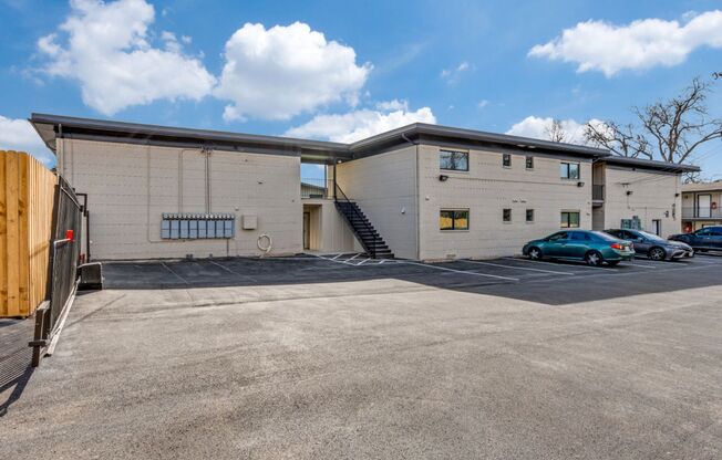 2 beds, 1 bath, 850 sqft, $1,425, Unit 115