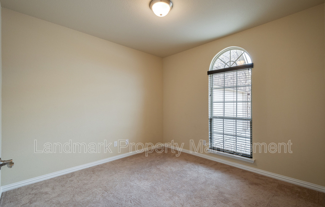 808 HERTFORDSHIRE LN