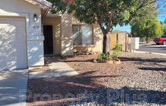 1679 N LN FRESA DR