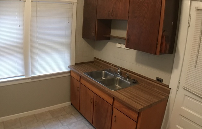 4 beds, 1 bath, $1,500