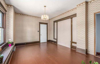 618 E BROAD AVE