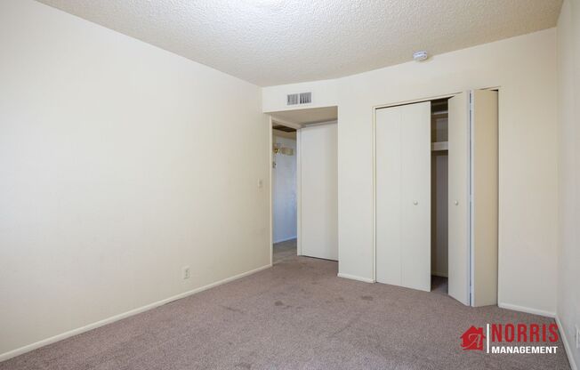 2 beds, 1 bath, 600 sqft, $900, Unit #1 (077)