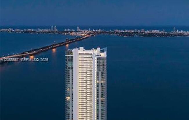2 beds, 2.5 baths, $6,200, Unit # 1104