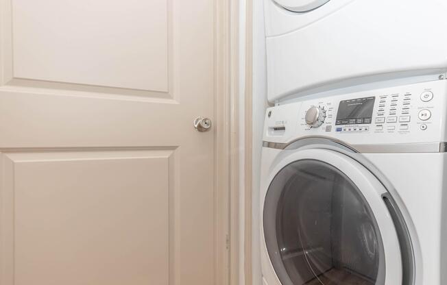 2 beds, 2 baths, 837 sqft, $1,191