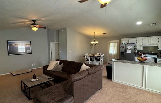 3 beds, 2 baths, $1,550