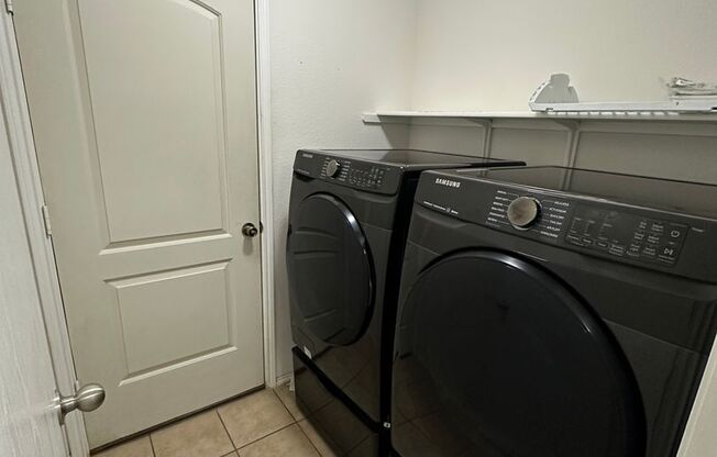 Charming 4 bedroom in the heart of Leander - Available early August!