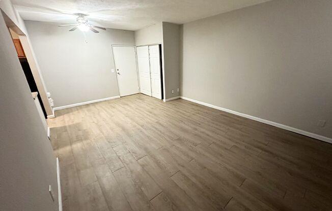 2 beds, 1 bath, 800 sqft, $895, Unit 601-05