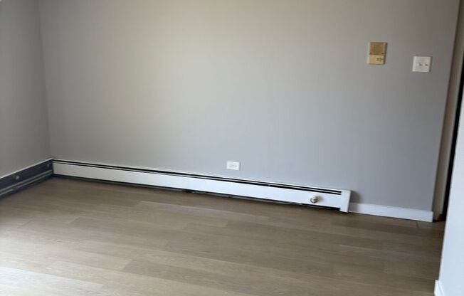 2 beds, 1 bath, 865 sqft, $1,695, Unit Building 1-3C