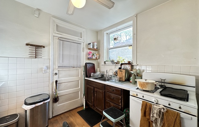 2131 Giddings