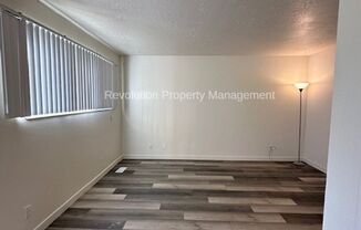 3 beds, 1 bath, 950 sqft, $1,275, Unit 3