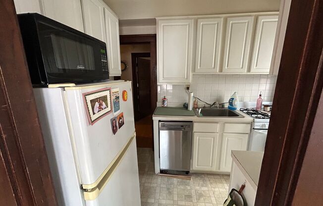 1 bed, 1 bath, $995, Unit 57