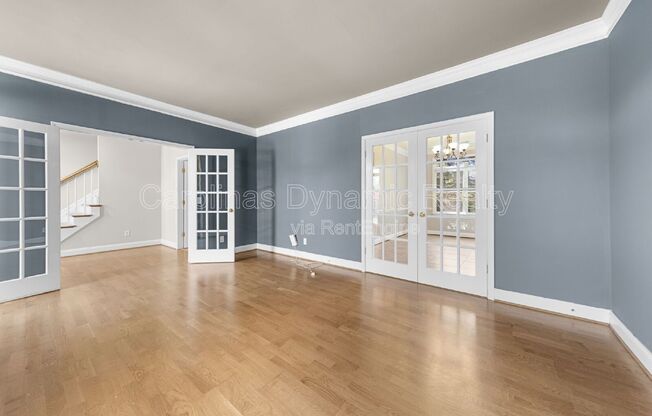 214 SOUTHERN CROSS LN