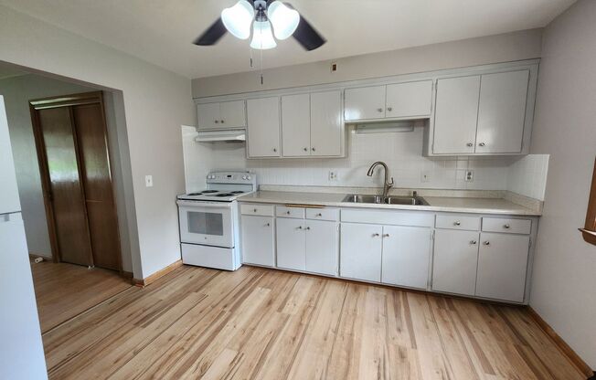 DG - 4520-4522 N 84th Street