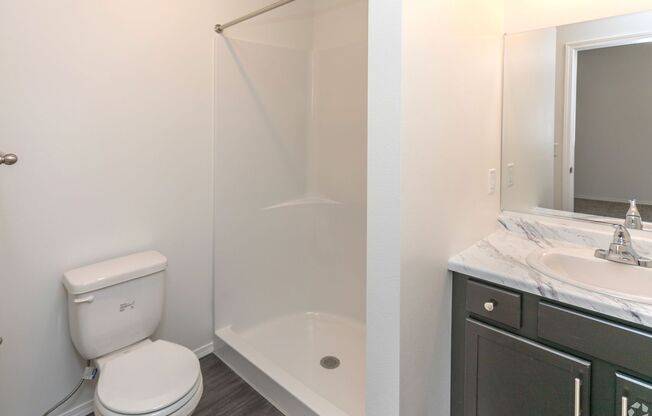 2 beds, 2 baths, 904 sqft, $1,230, Unit 4033-220