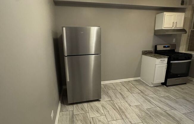 2 beds, 1 bath, $1,860, Unit 1119-2S