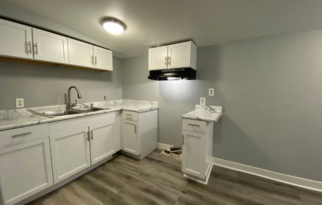 2 beds, 1 bath, $800, Unit 1024/05