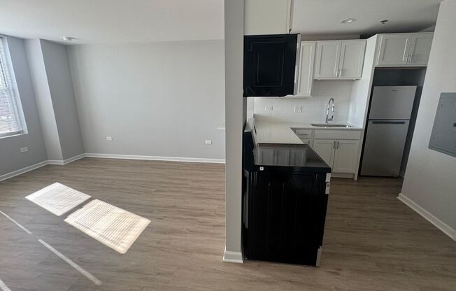 1 bed, 1 bath, 550 sqft, $1,300, Unit 402