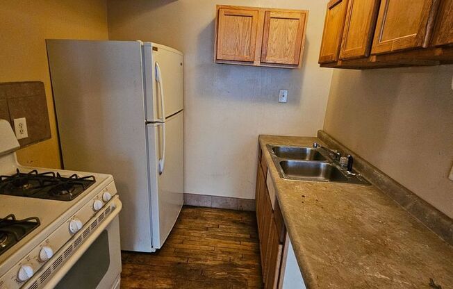 1 bed, 1 bath, 604 sqft, $745, Unit 2