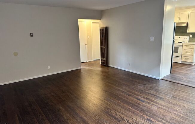 2 beds, 1 bath, 750 sqft, $3,000, Unit #57