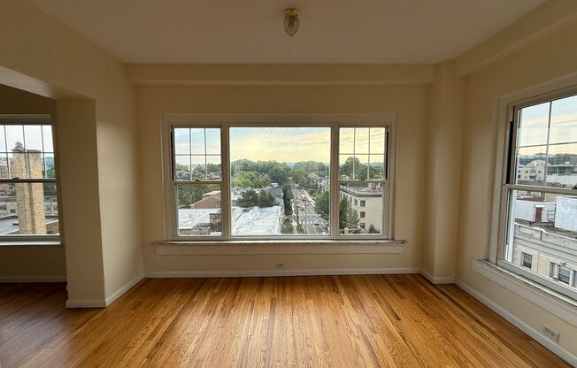 2 beds, 2 baths, 1,772 sqft, $2,200, Unit Old King Edward 61