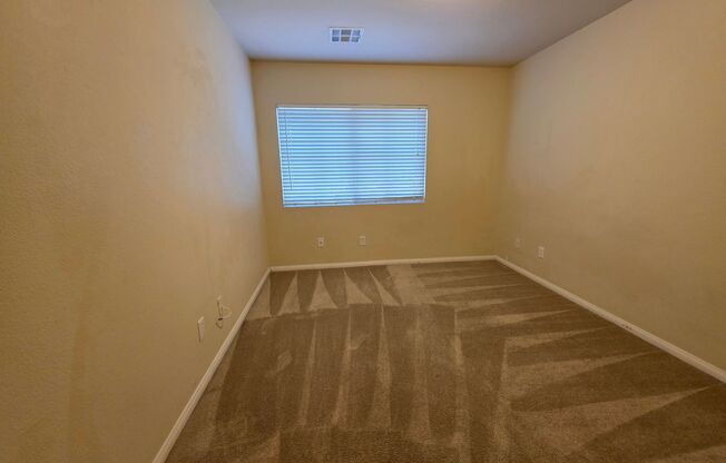 4 beds, 3 baths, $2,600