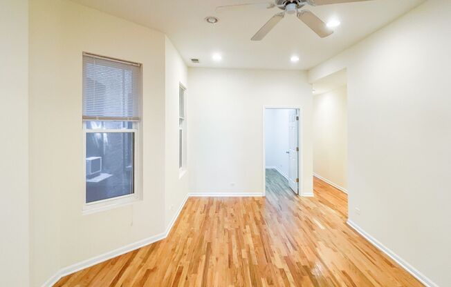 2 beds, 1 bath, 810 sqft, $2,795, Unit 2604RA-1
