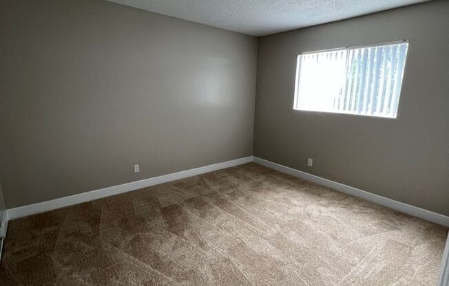 2 beds, 1 bath, 633 sqft, $2,295, Unit 76