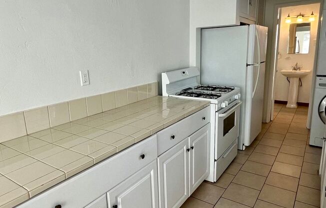 1 bed, 1 bath, 600 sqft, $2,100, Unit 4175