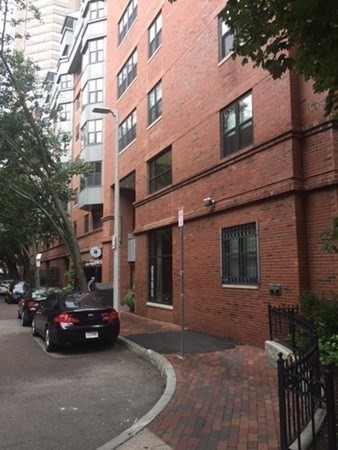 1 bed, 1 bath, 800 sqft, $3,950, Unit 1F