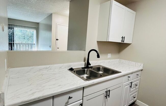1 bed, 1 bath, 714 sqft, $1,795, Unit 020